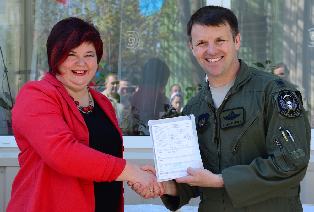 48th AEG Airmen give from the heart