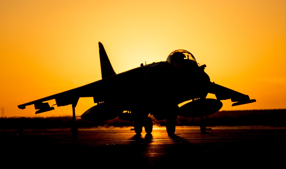 Yuma Harrier Pilots Practice Aircraft Carrier Landings
