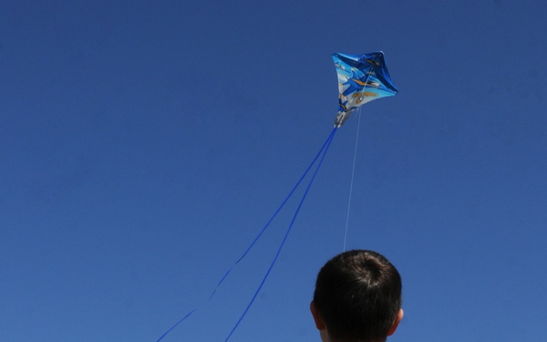 Elementary school students take to the skies, experience kite flying