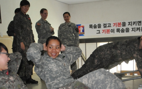 ROK-US leaders discuss integrating women into field artillery