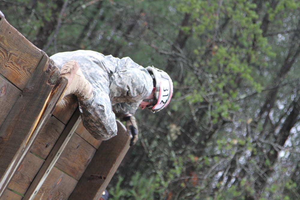 Soldiers take to confidence course for 2014 Best Warrior Competition