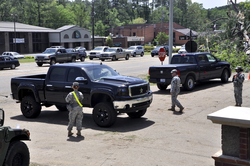 MSARNG aids in Tupelo, Miss., tornado recovery