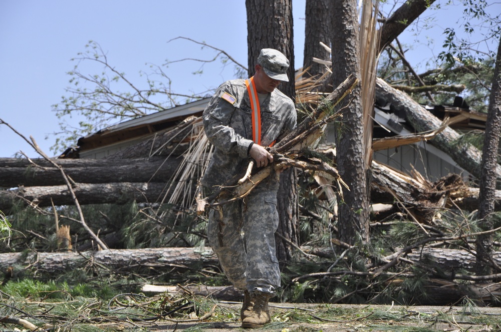 MSARNG aids in Tupelo, Miss., tornado recovery