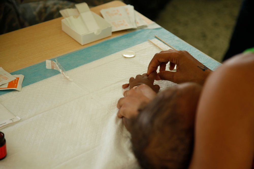 Helping Dominicans with Medical Readiness Training Exercises