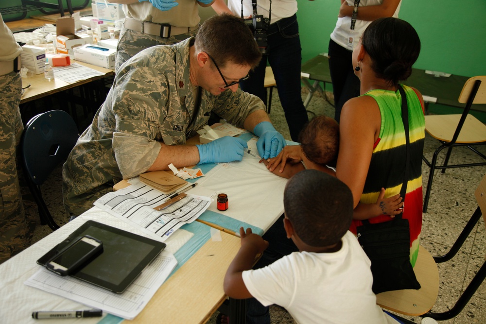 Helping Dominicans with Medical Readiness Training Exercises