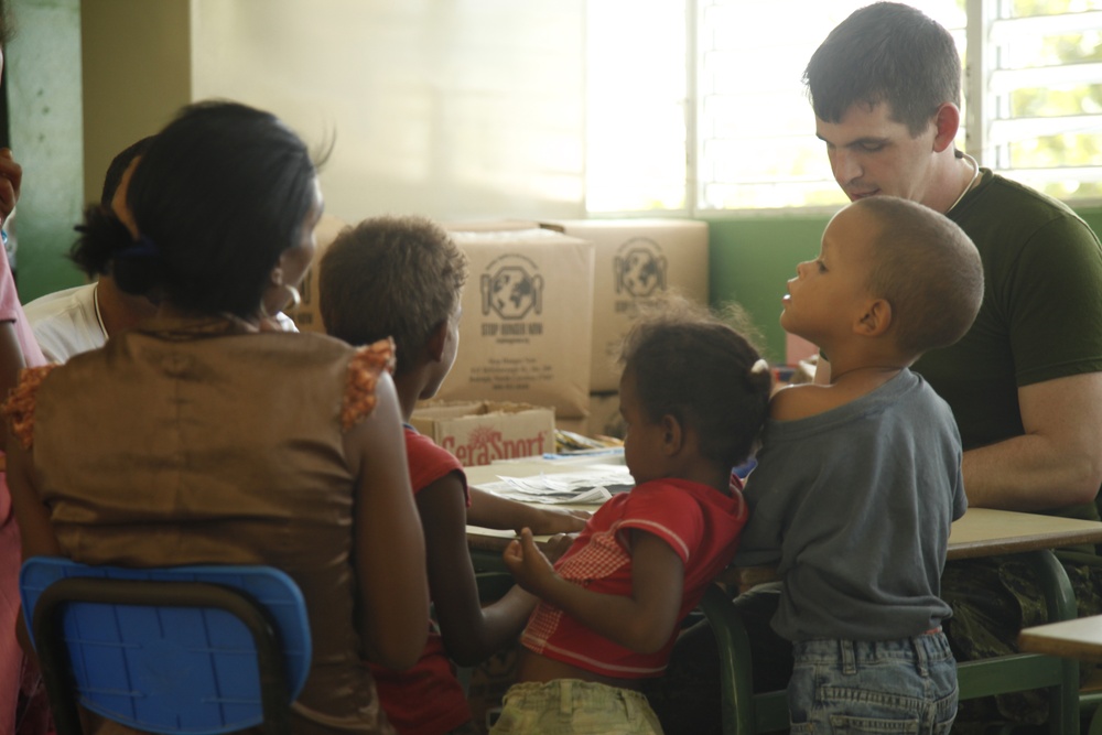 Helping Dominicans with Medical Readiness Training Exercises