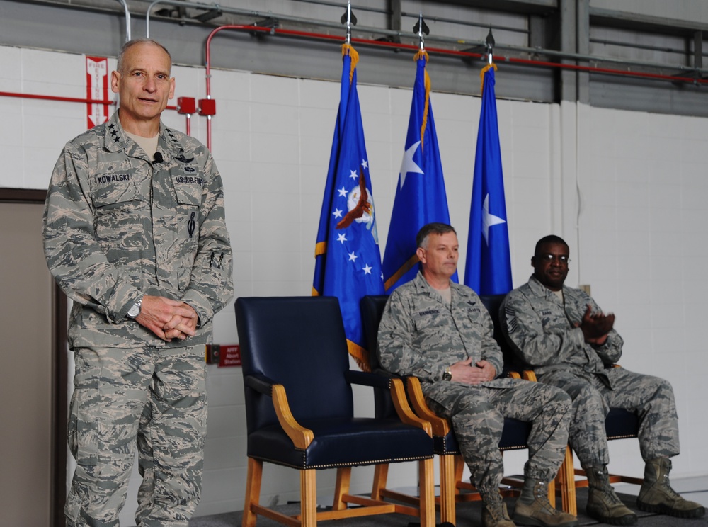 509th Bomb Wing presented Omaha Trophy