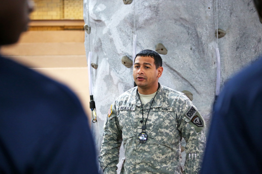 New Jersey Guardsmen help high schoolers learn about leadership