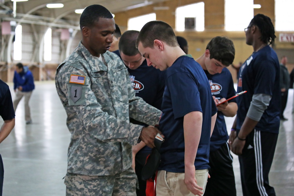 New Jersey Guardsmen help high schoolers learn about leadership