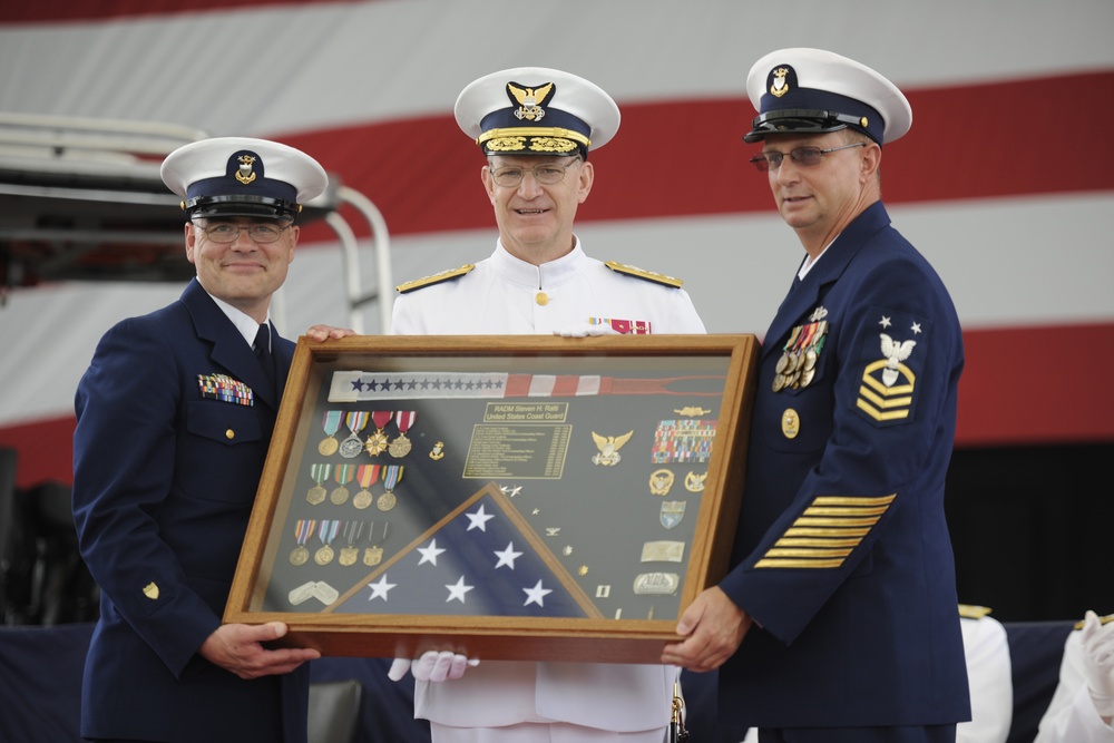 Coast Guard holds 5th District change of command ceremony in Portsmouth, Va.