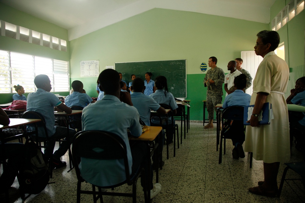 399th Psychological Operations conducts a post assessment of a medical readiness training exercise