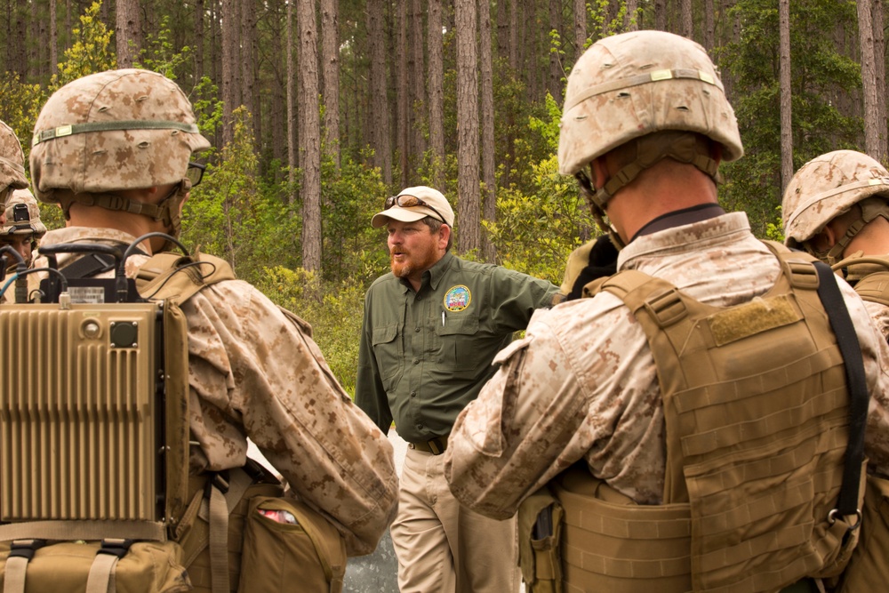 Marines participate in counter IED training