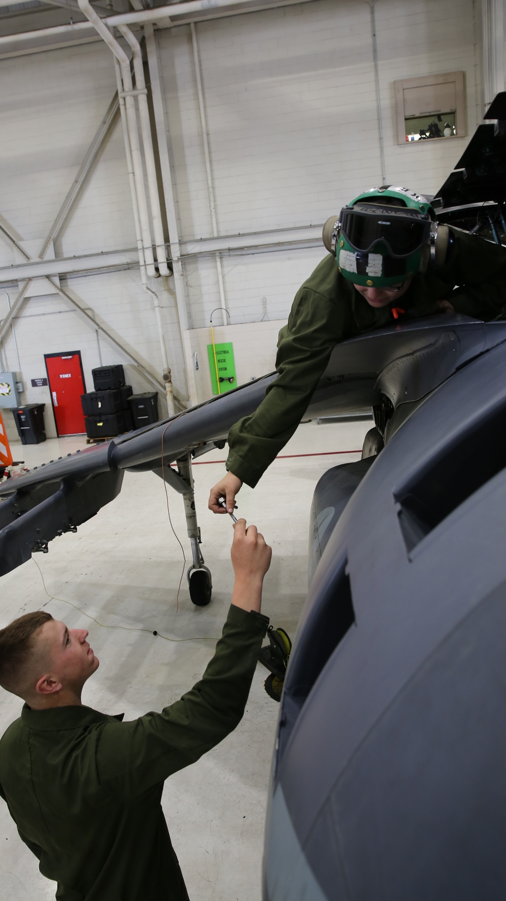 VMAT-203 Marines turn wrenches to support student pilots