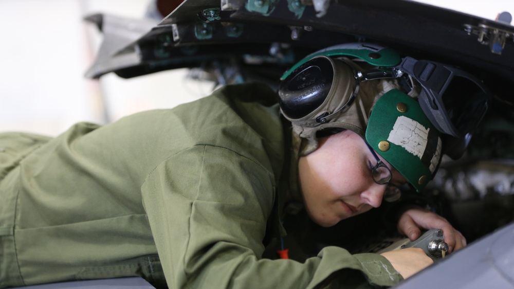 VMAT-203 Marines turn wrenches to support student pilots