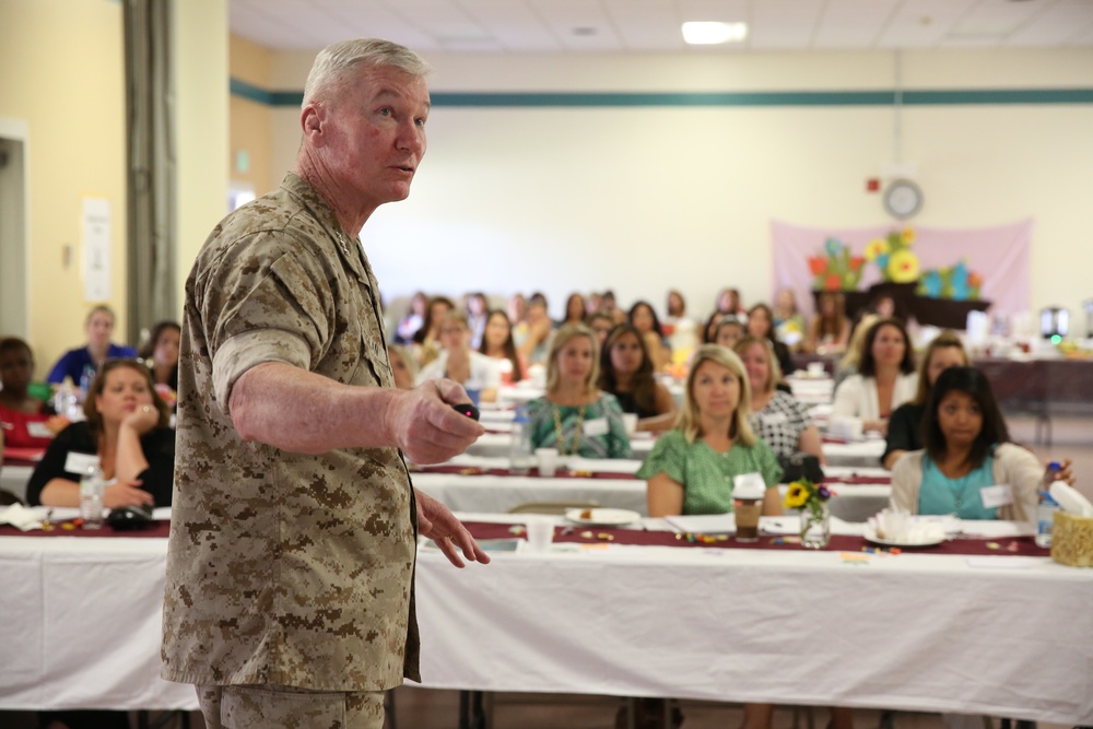 Camp Pendleton hosts Leadership Education Seminar for spouses