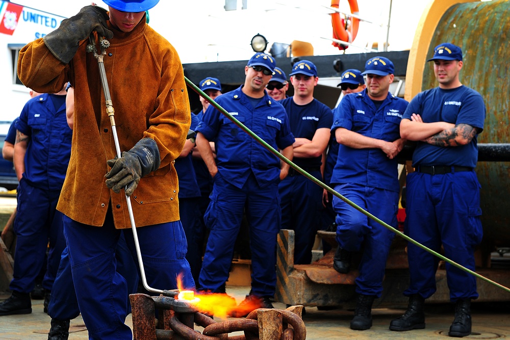 Coast Guard crews compete during 2014 Sector Jacksonville Cutter Roundup