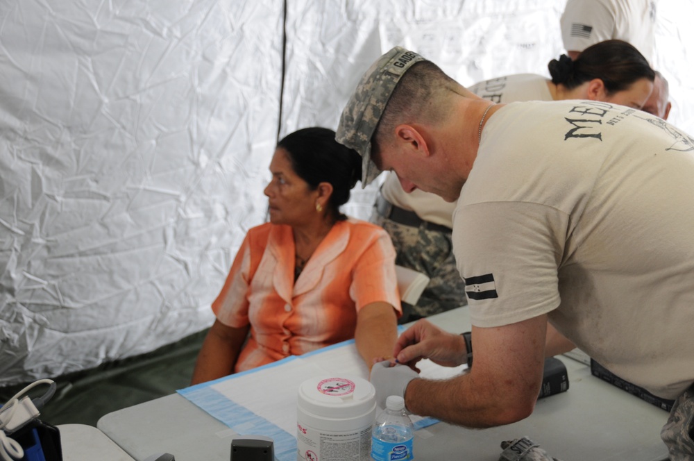 Joint Task Force-Bravo’s Medical Element provides health screening, education for Honduran senior citizens