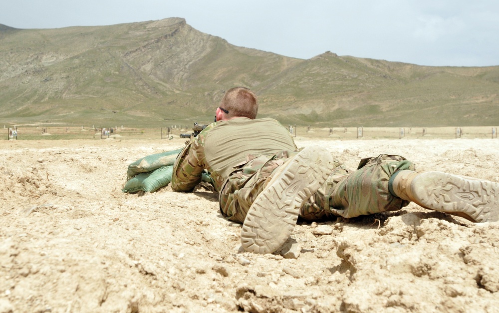 Spartan Soldiers qualify for Polish Marksmanship Badge Army Badge