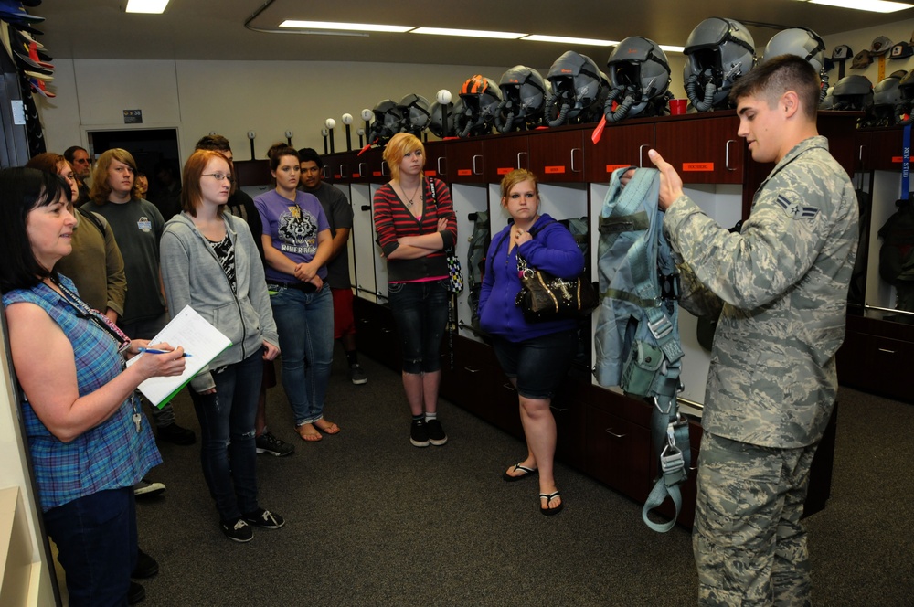 Link River High School seniors visit Kinglsey