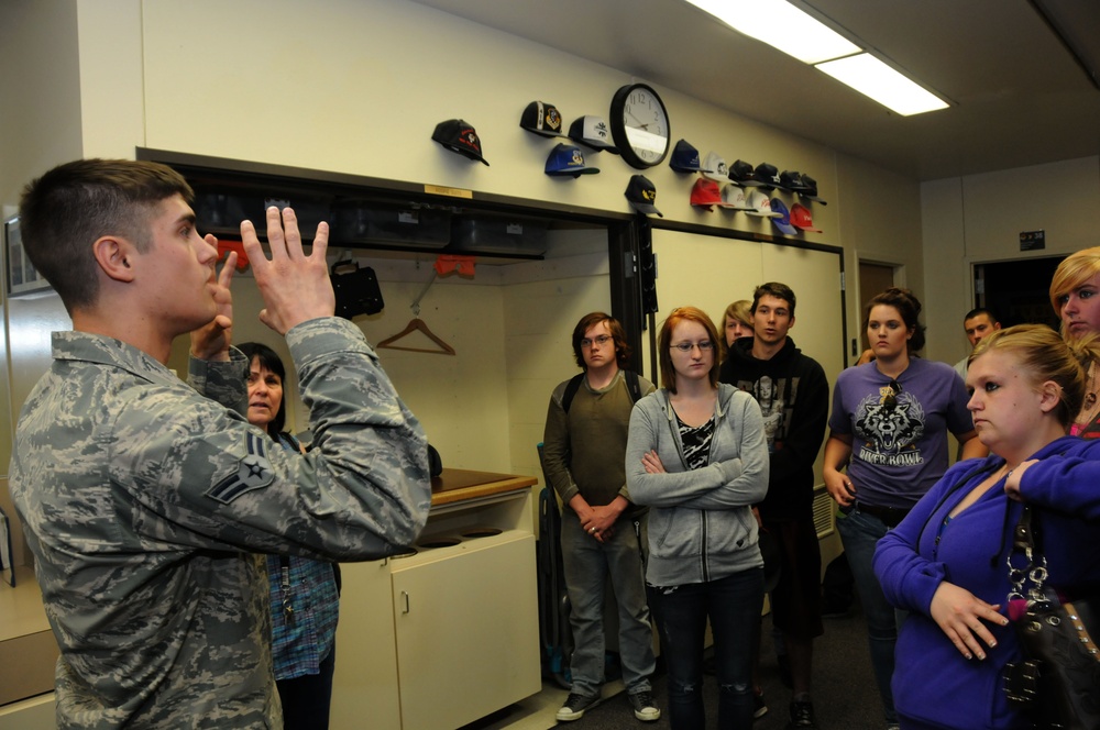 Link River High School seniors visit Kinglsey