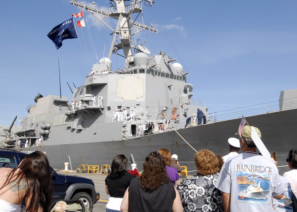 USS Bainbridge (DDG 96) homecoming
