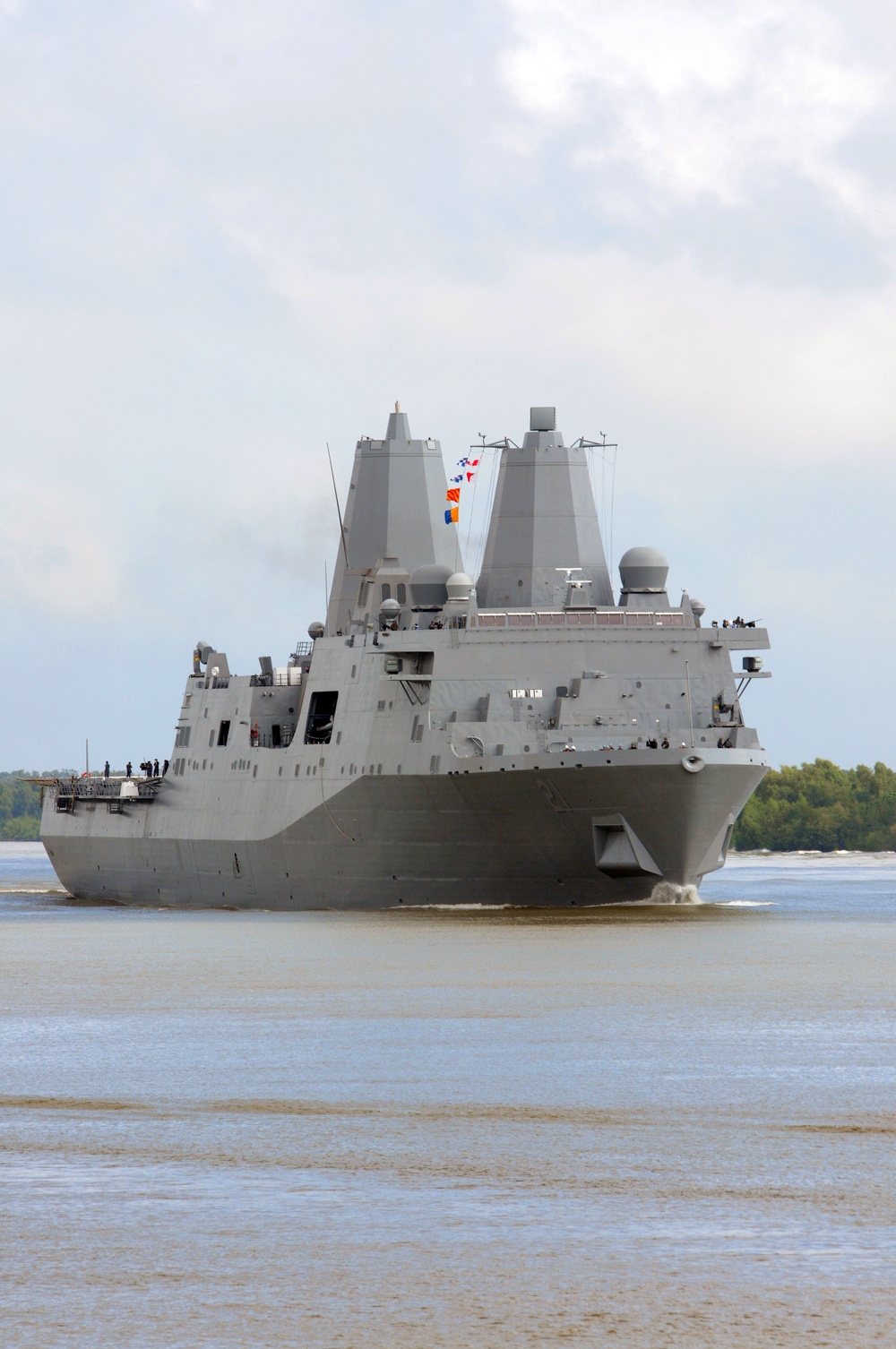 PCU New York transits Mississippi River