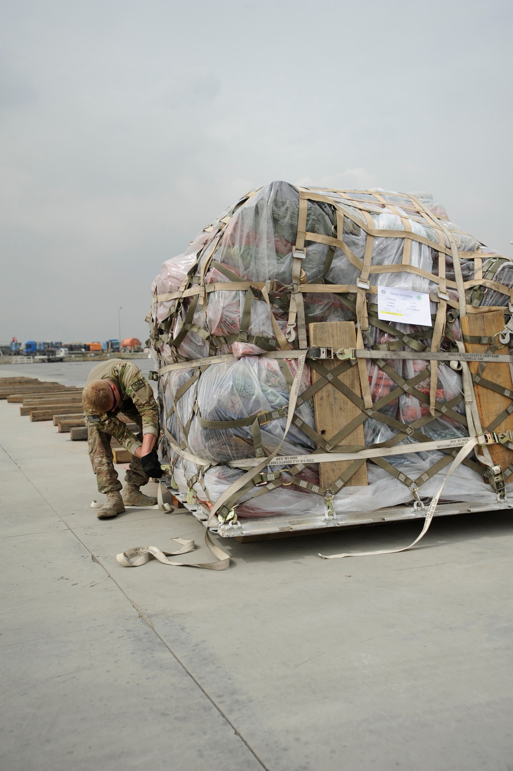 ISAF provides humanitarian disaster relief to northern Afghanistan