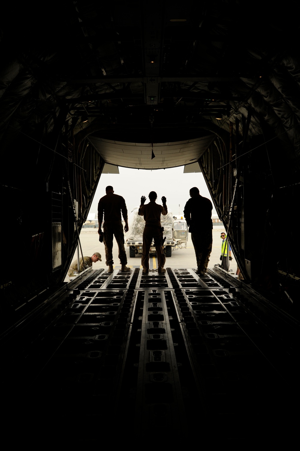 ISAF provides humanitarian disaster relief to northern Afghanistan