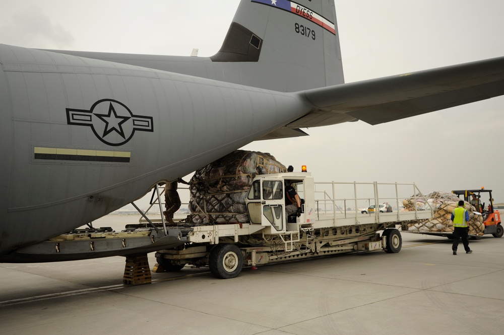 ISAF provides humanitarian disaster relief to northern Afghanistan