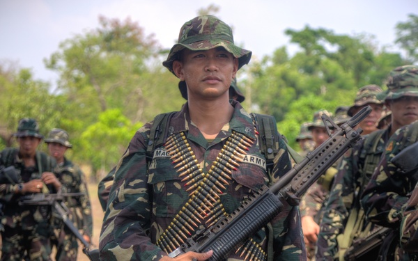 Philippine and US Army conduct static load training