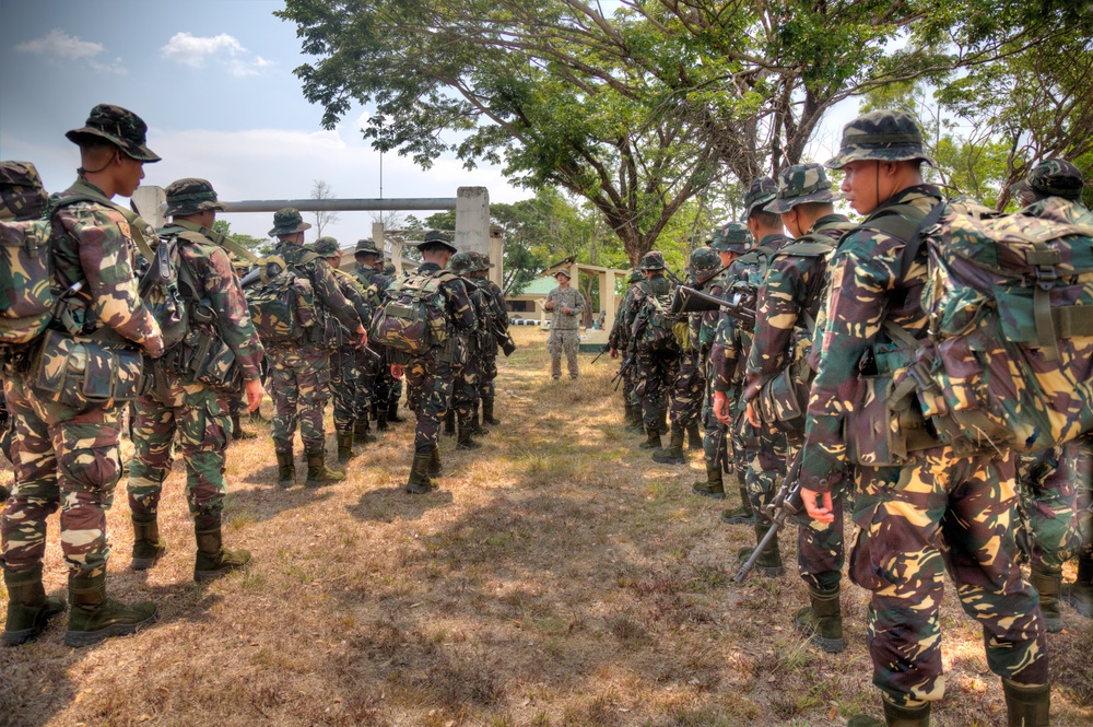 Philippine and US Army conduct static load training