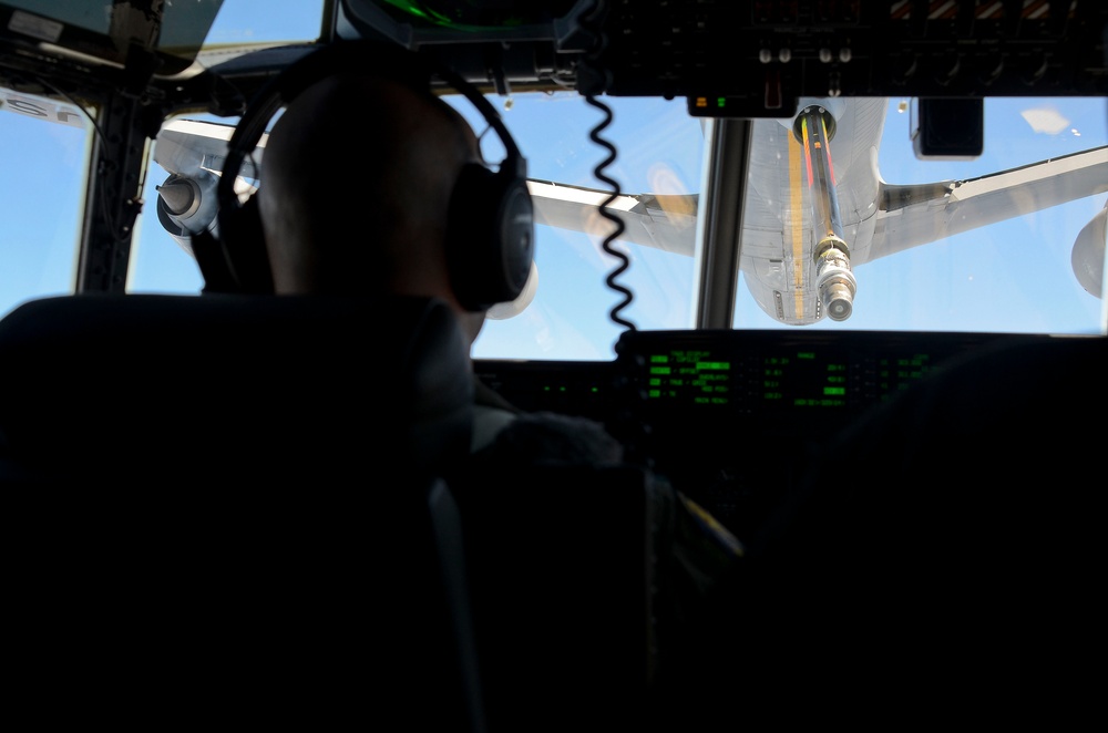 Davis-Monthan Airmen en route to rescue injured sailors in Pacific Ocean