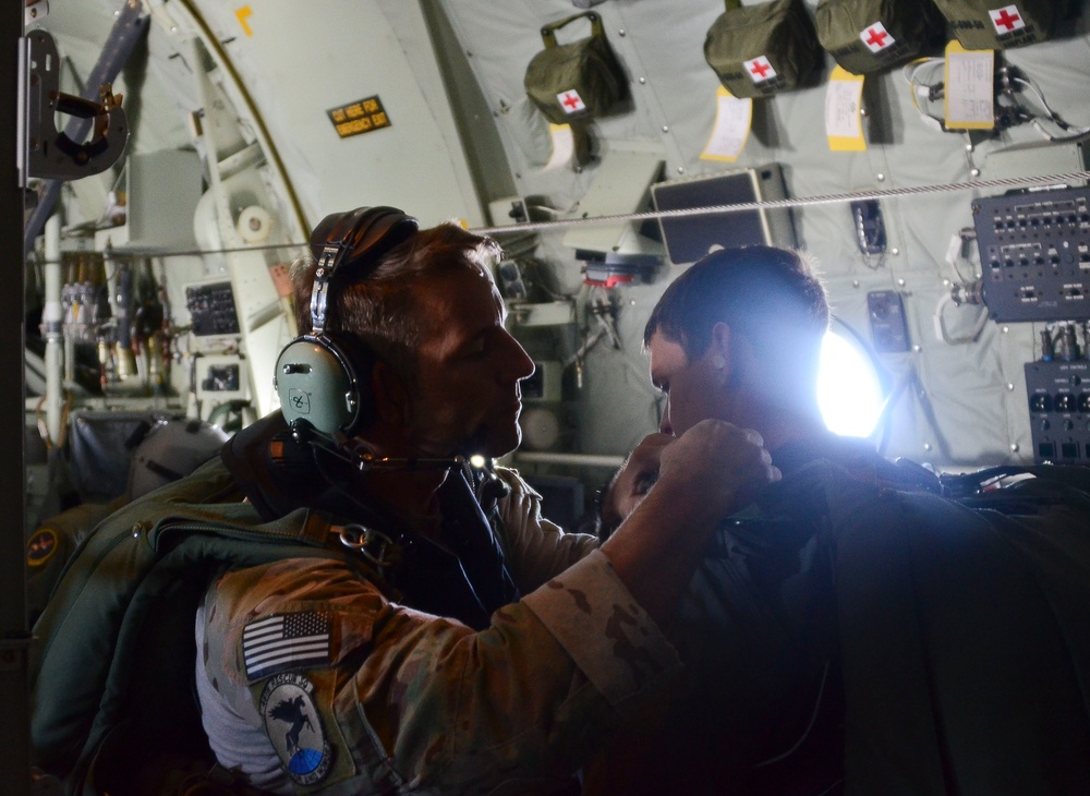 Davis-Monthan Airmen en route to rescue injured sailors in Pacific Ocean