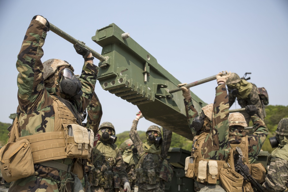 ROK, US Marines ensure future battlefield success with bridging capabilities