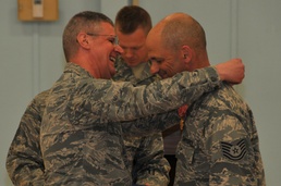 Ohio Airman receives medal for heroism