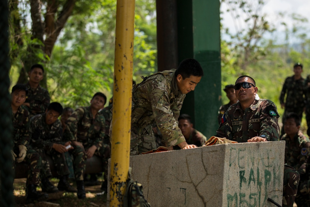 Fast rope training with AFP and US SOF