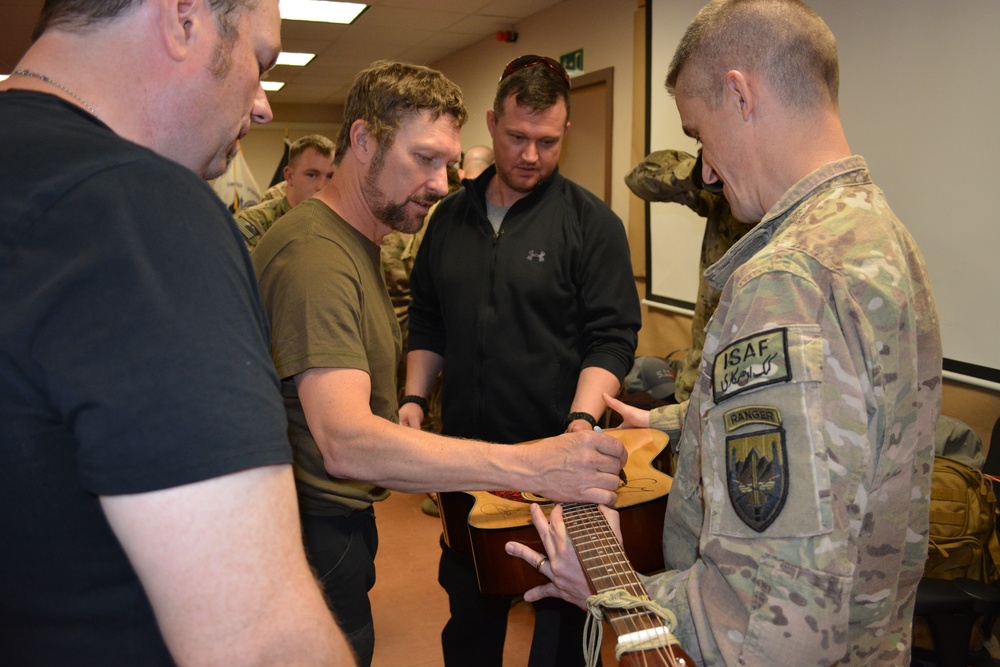 Deployed Fort Bragg’s troops receive Country star’s visit
