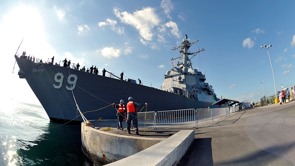 USS Farragut arrives at Mole Pier