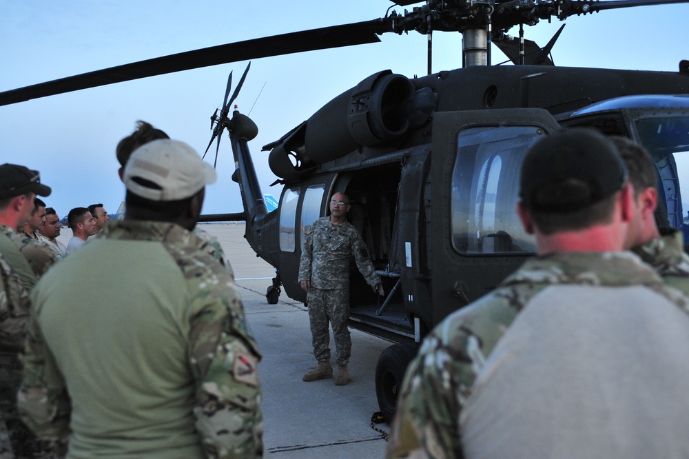 Angel Thunder rescuers get acquainted with the Black Hawk