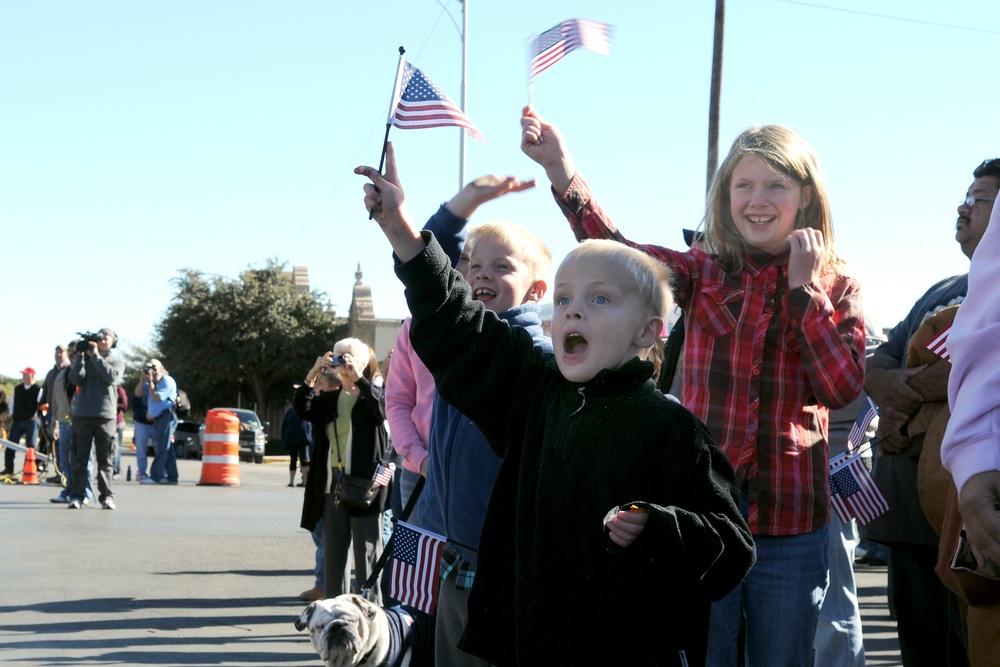 DVIDS Images San Angelo Veterans Day Parade [Image 10 of 10]