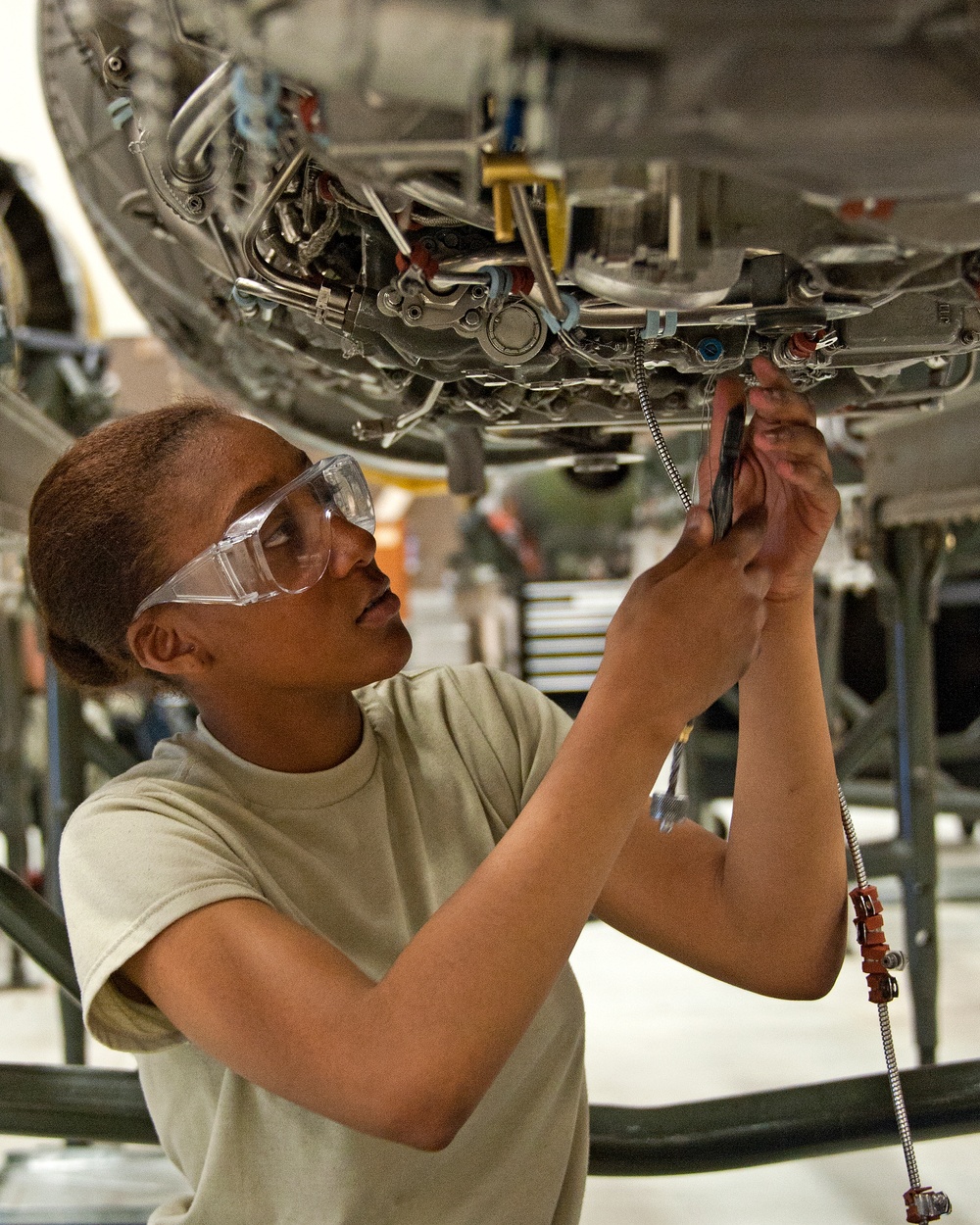 Remove and install the main fuel pump on an F-100 engine from an F-15 aircraft