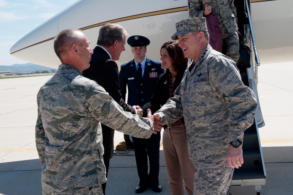 Air Force Chief of Staff arrives at Gowen Field
