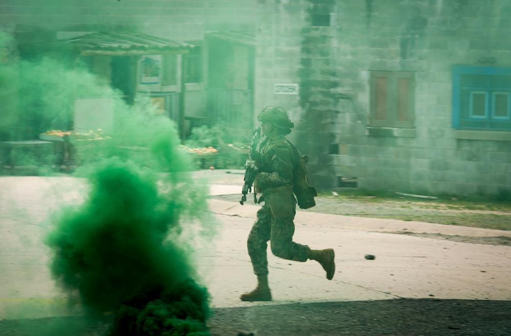 Marines conduct Urban Operations training