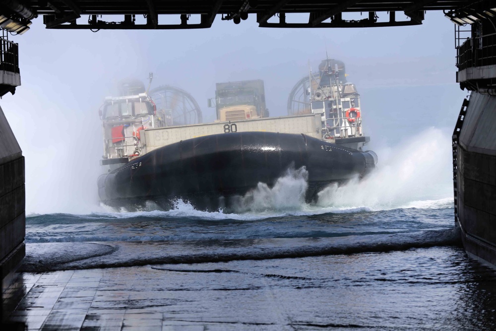 Makin Island LCAC operations