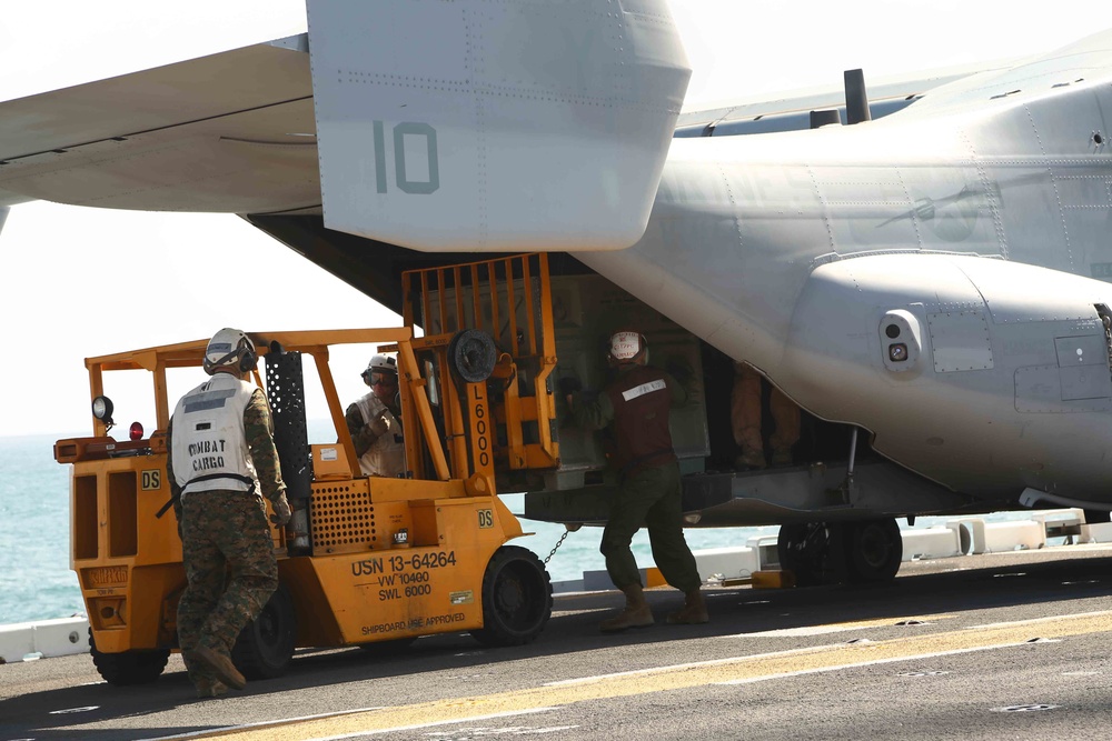 USS Makin Island Flight Deck Operations COMPTUEX