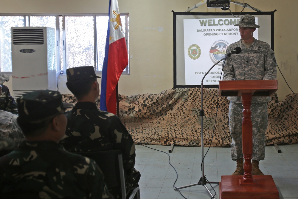 Shoulder-to-shoulder: Opening ceremony marks beginning of Balikatan 2014