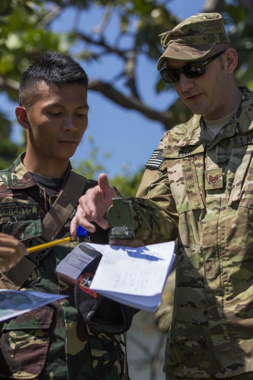 Philippine and U.S. Conduct Close Air Support Training