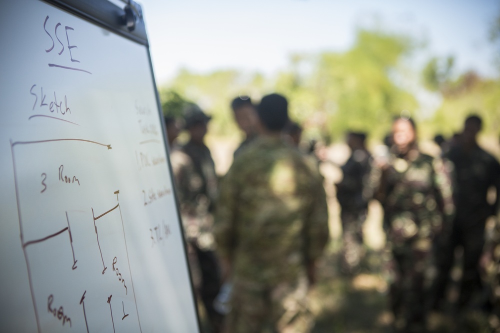 Sensitive site exploitation training with Philippine and U.S. SOF