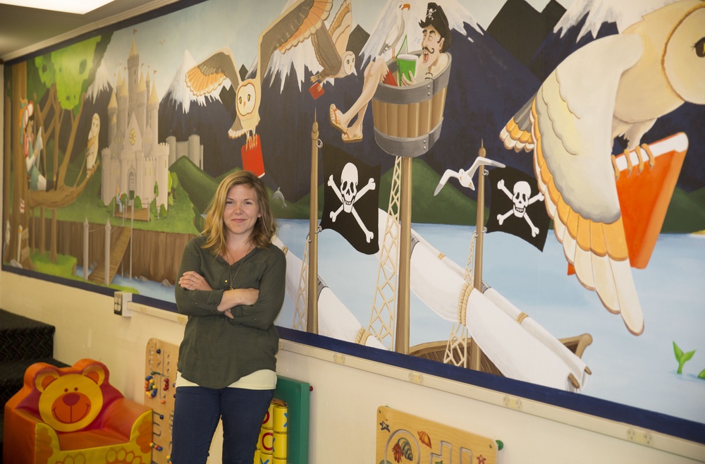 Military spouse paints mural for Camp Lejeune children at library
