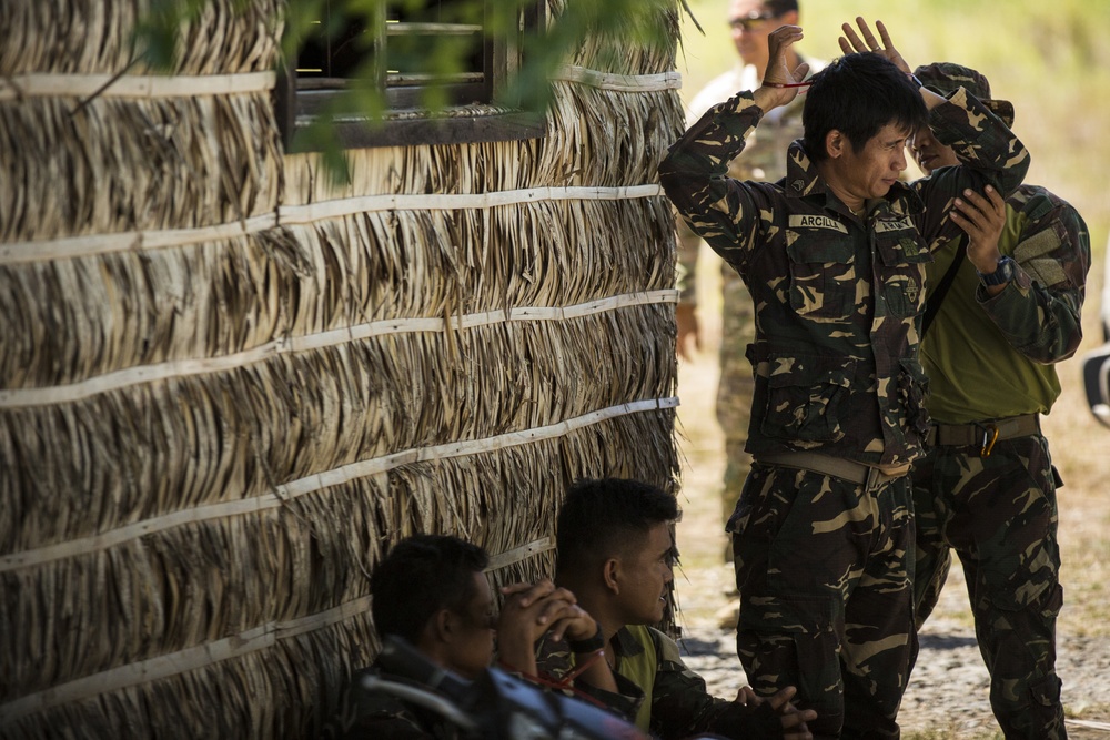 Sensitive site exploitation training with Philippine and U.S. SOF